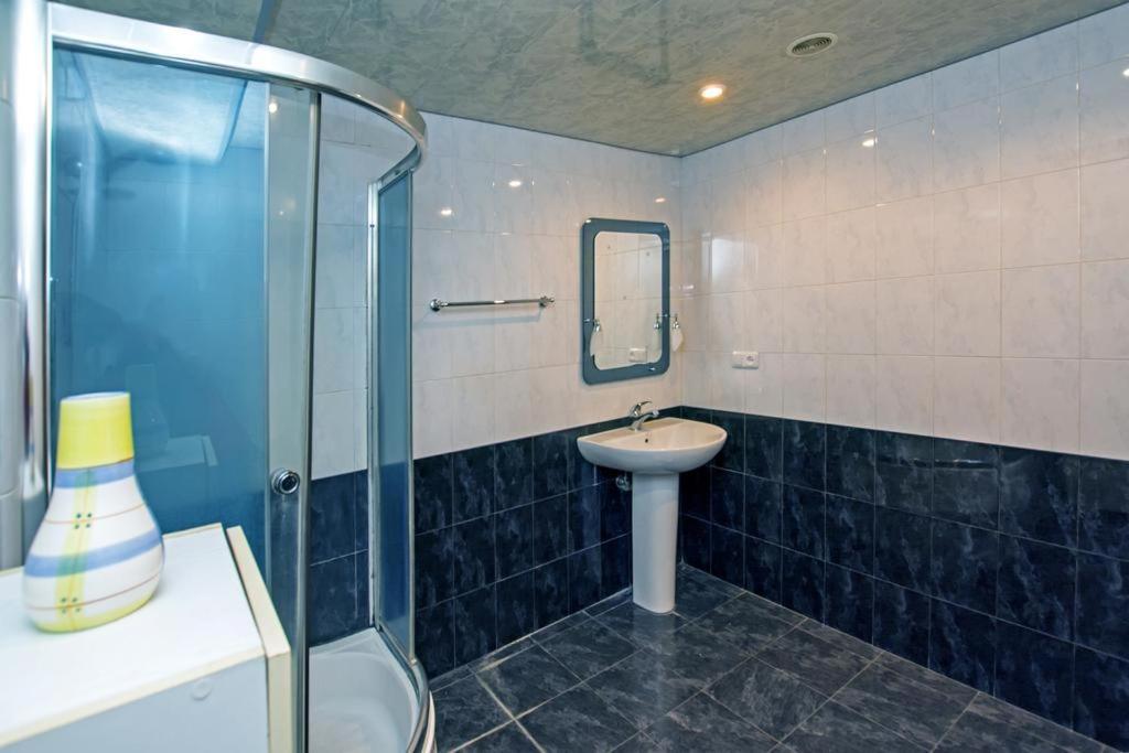 Lesi Apartament Erevan Esterno foto