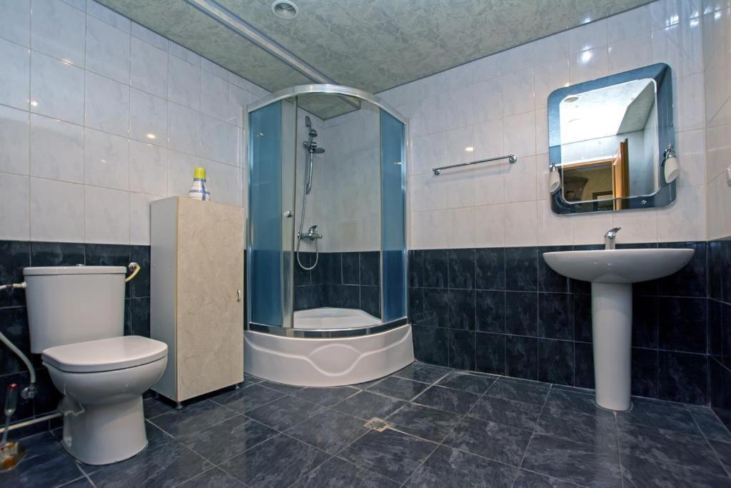 Lesi Apartament Erevan Esterno foto